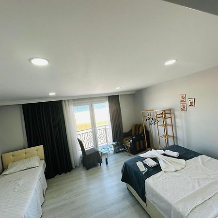 Holiday Beach Hotel Arnavutkoy Екстер'єр фото