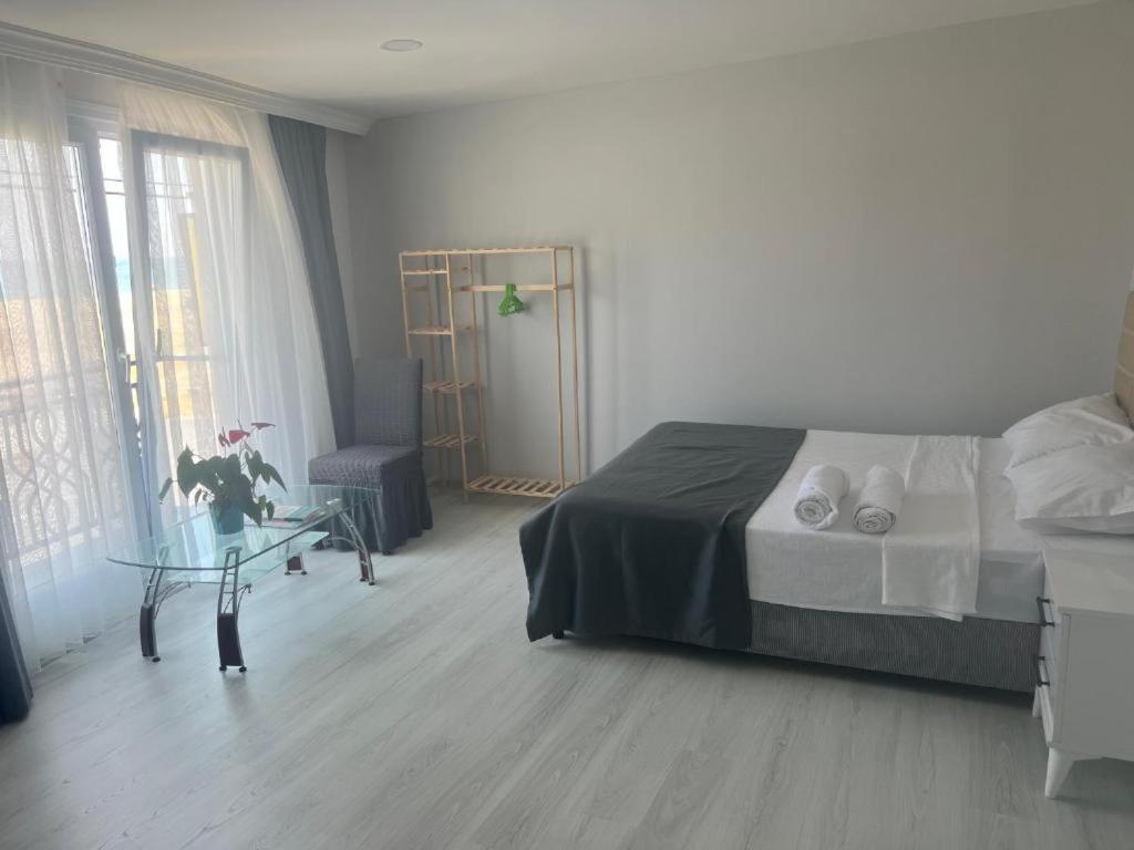 Holiday Beach Hotel Arnavutkoy Екстер'єр фото